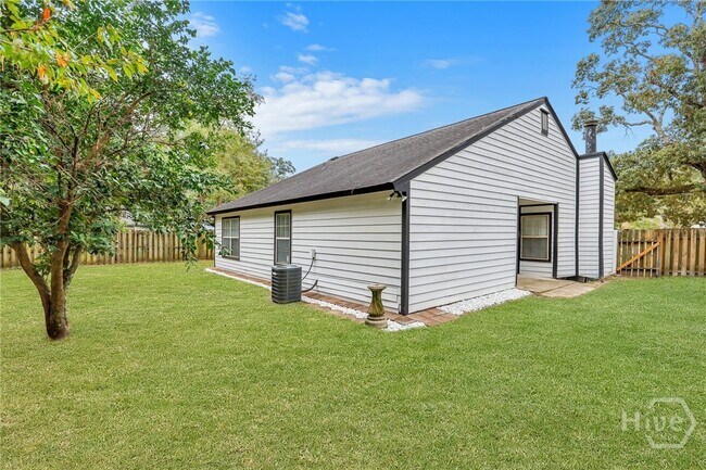 Building Photo - 34 Quail Forest Dr