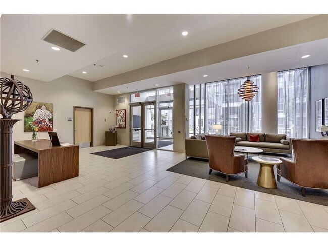 Building Photo - 215 10th Ave S