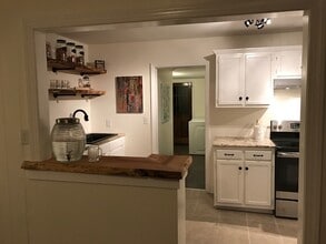 Building Photo - Updated single-family home in downtown Raleigh