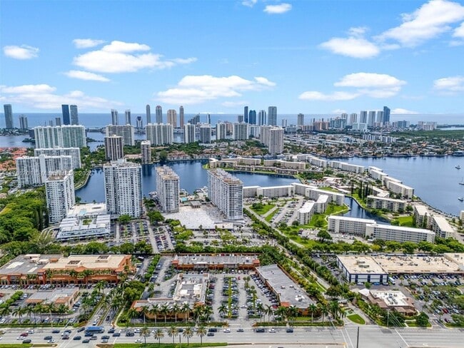 Building Photo - 18071 Biscayne Blvd