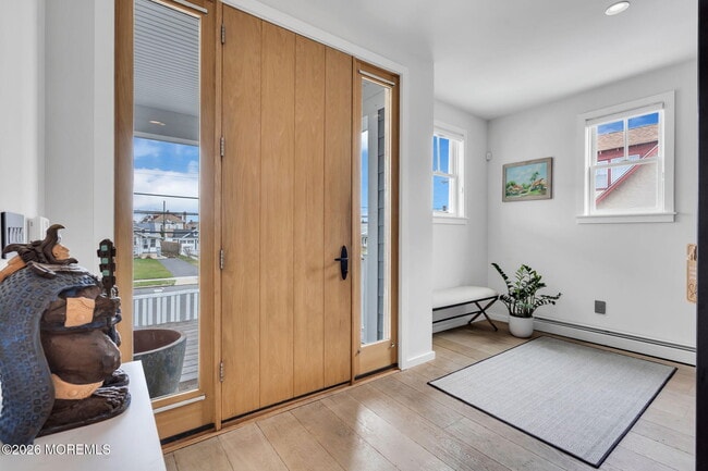 Building Photo - 213 9th Ave