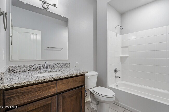 Building Photo - 11500 Summer Dr