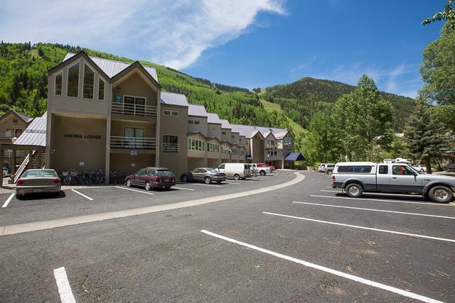 Parking ,Lift 7 view - 651 W. Pacific Avenue