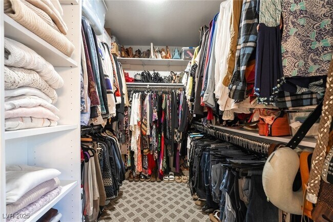 Building Photo - 8628 Highacre Dr