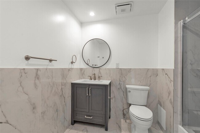 Building Photo - 22 Sagamore Hill Dr