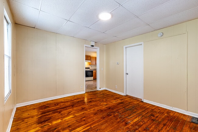 Building Photo - 447 Hawley St