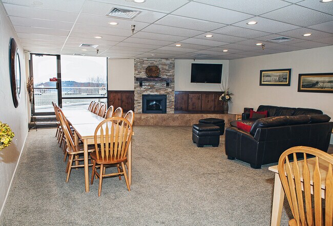 Building Photo - 301 N 1st St