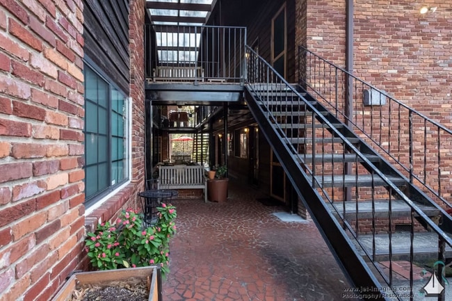 Building Photo - 1284 Piedmont Ave NE