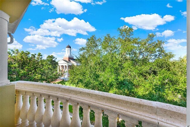 Building Photo - 200 S Interlachen Ave