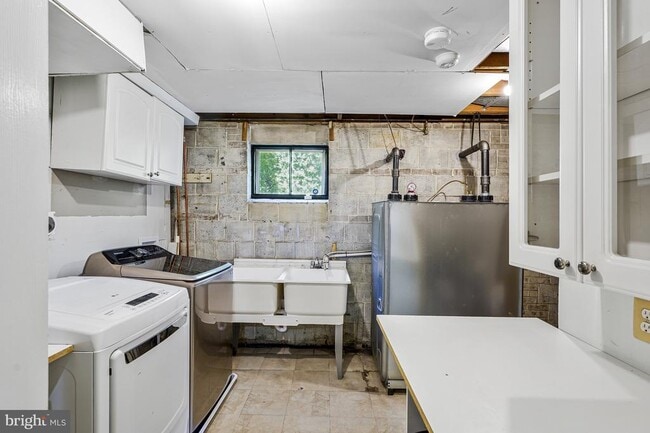 Building Photo - 6513 Old Dominion Dr