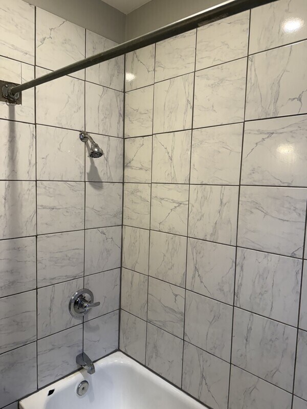 Building Photo - 310 1/2 Western Ave.