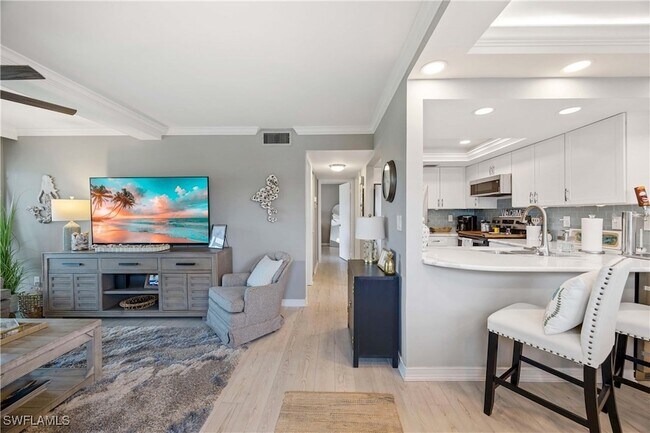 Building Photo - 330 Kon Tiki Dr