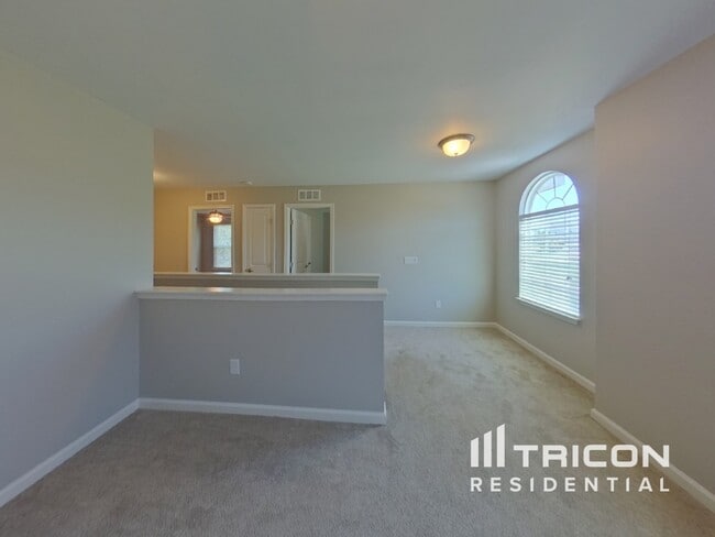 Building Photo - 20 Cane Hill Dr