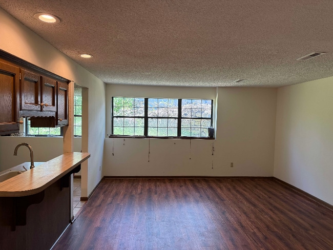 Building Photo - 8323 Woodson Dr