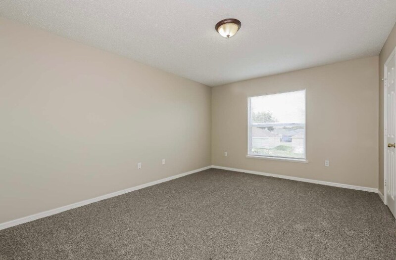 Building Photo - 6024 Kaley Dr