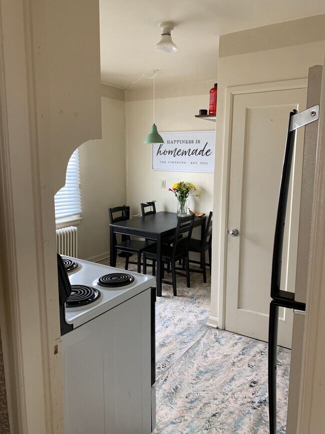 Building Photo - Great 1 bedroom apartment! Close to BYU