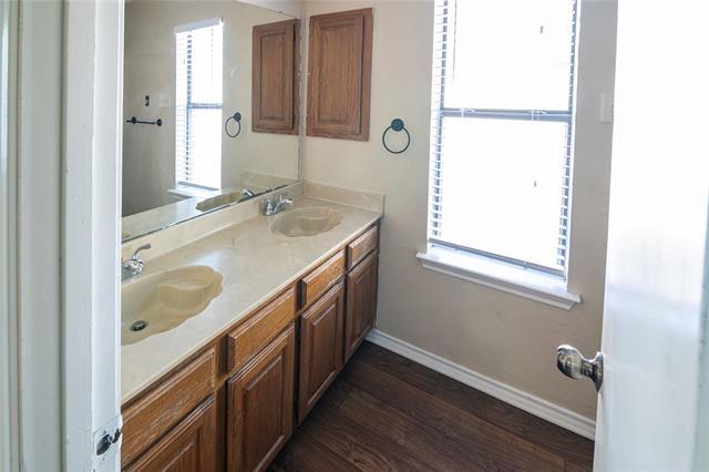 Building Photo - 604 Rawhide Ct