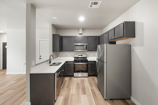Building Photo - 705 Jentry Dr
