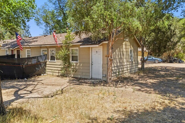 Building Photo - 207 N Santa Fe Ave