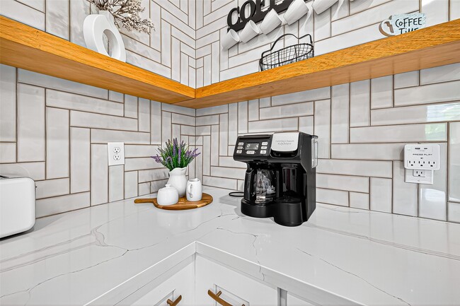 Building Photo - 5121 Locust St