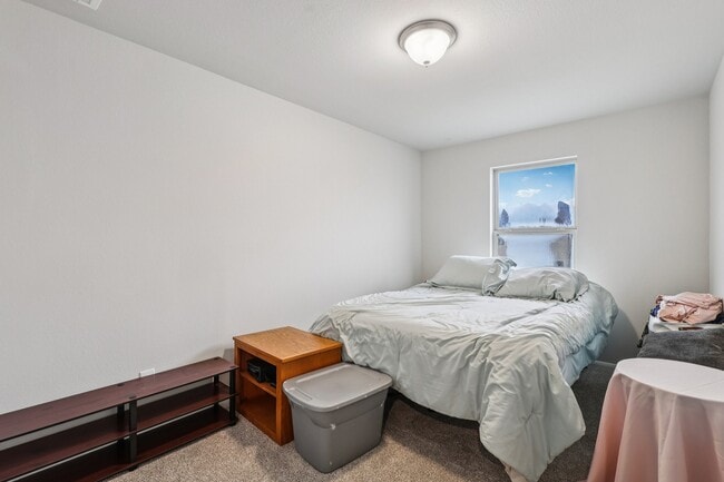 Building Photo - 7333 Hinsdale Dr