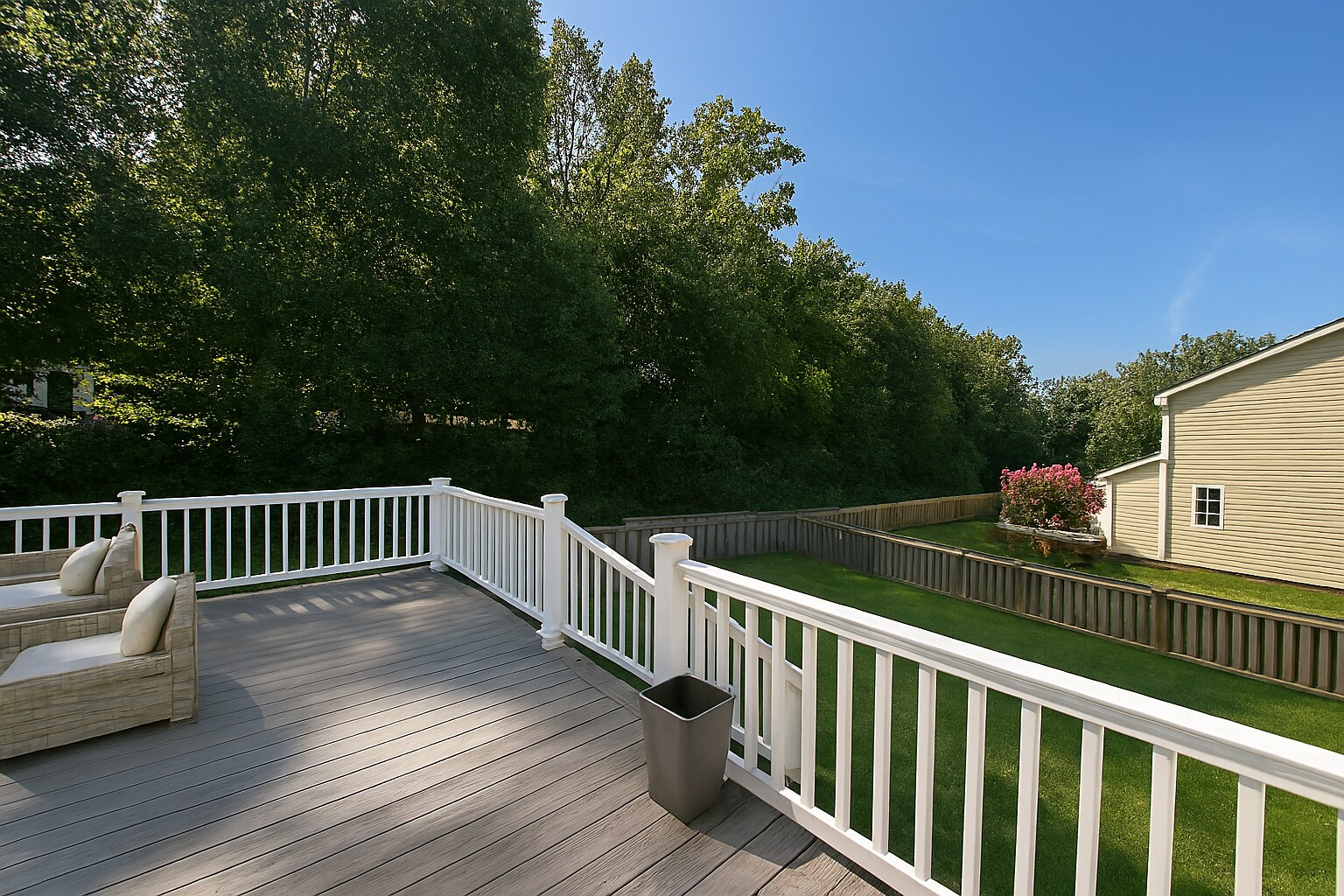 Building Photo - 9332 Janeway Dr