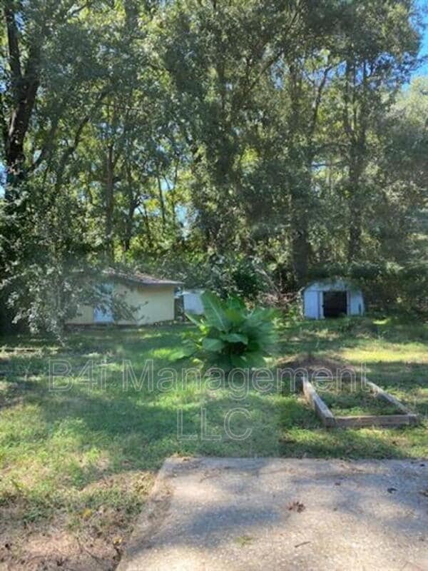 Building Photo - 255 Robert E Lee Dr