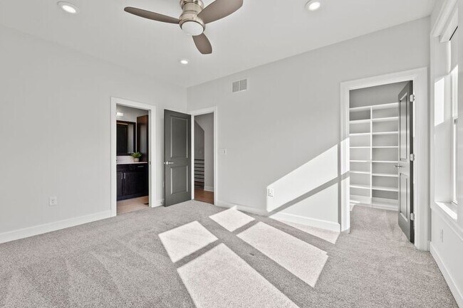 Building Photo - 297 Auden Ave