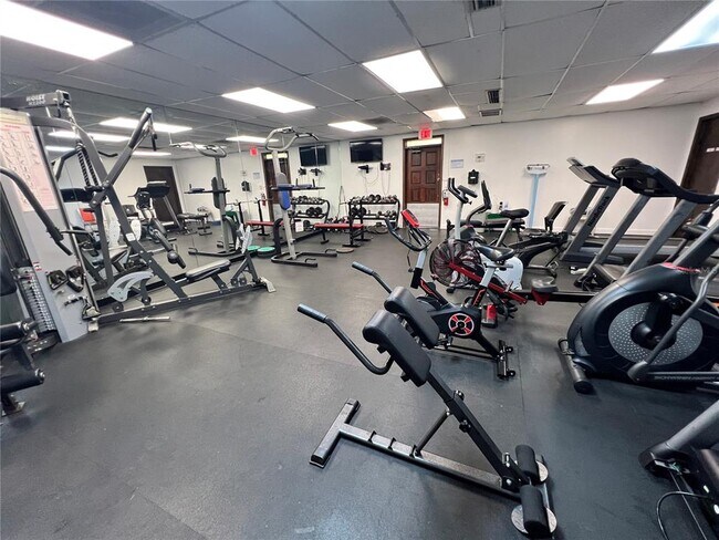 Building Photo - 10036 63rd Ave N