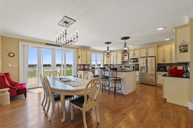 Building Photo - 703 Herricks Ln