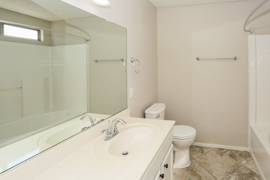 Building Photo - 15917 W Winslow Ave