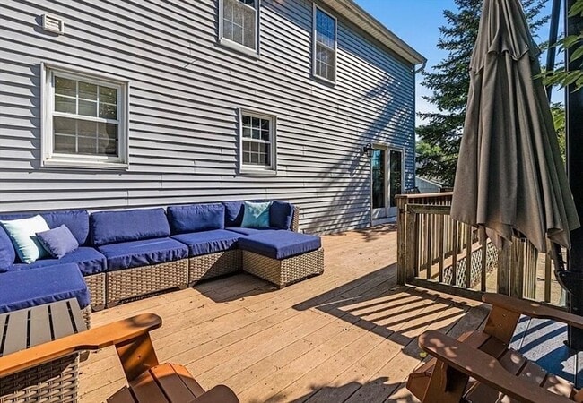 Building Photo - 14 Hoover Rd