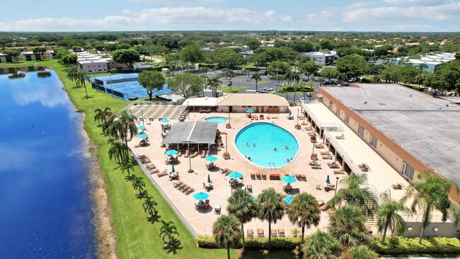 Building Photo - 15484 Lakes of Delray Blvd
