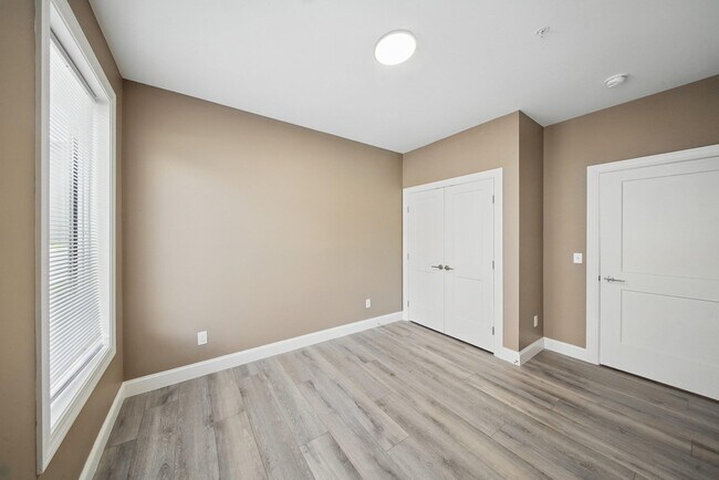 Building Photo - 3 Sabrina Ct