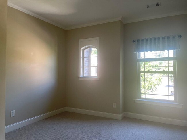 Building Photo - 13331 Flamingo Rd