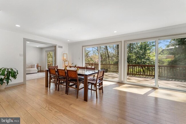 Building Photo - 2820 Ellicott St NW