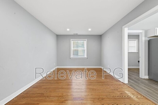 Building Photo - 8410 Yolanda Rd