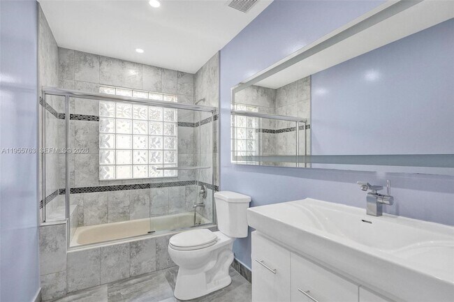 Building Photo - 1251 Hayes St