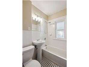 Building Photo - 2008 St Clair Ave