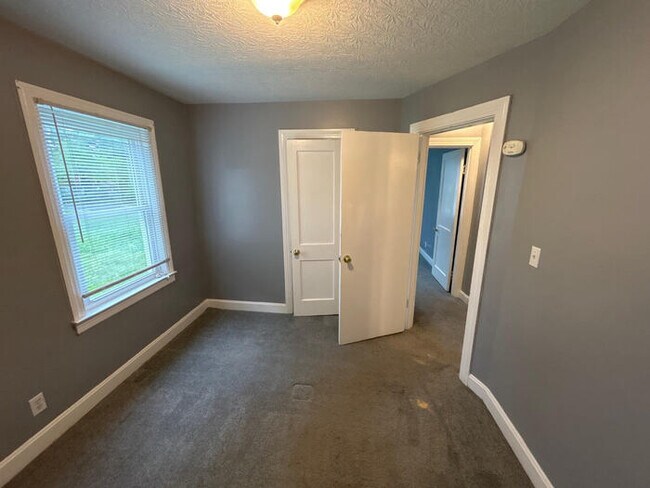 Building Photo - Cozy 4-Bedroom 1 Bath Home  in Peaceful Lo...