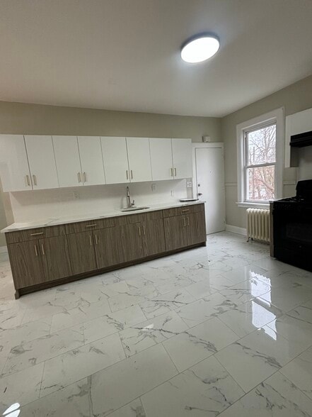 262 Ellis Ave 1 - 263 Ellis Ave