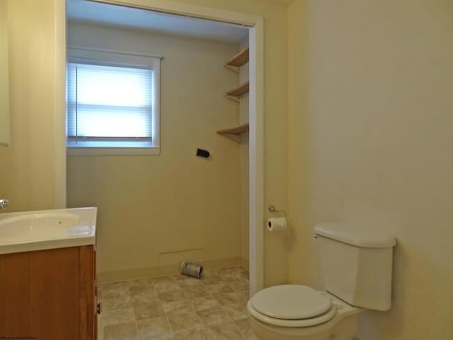 Building Photo - 2726 Stewartstown Rd