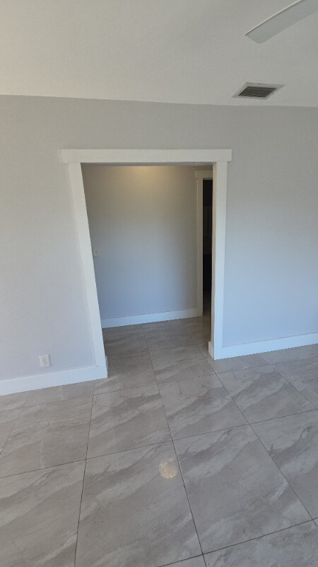 Building Photo - 5913 Lincoln St