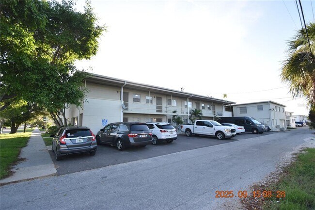 Building Photo - 302 Danube Ave