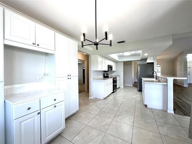 Building Photo - 73 Santarem Cir