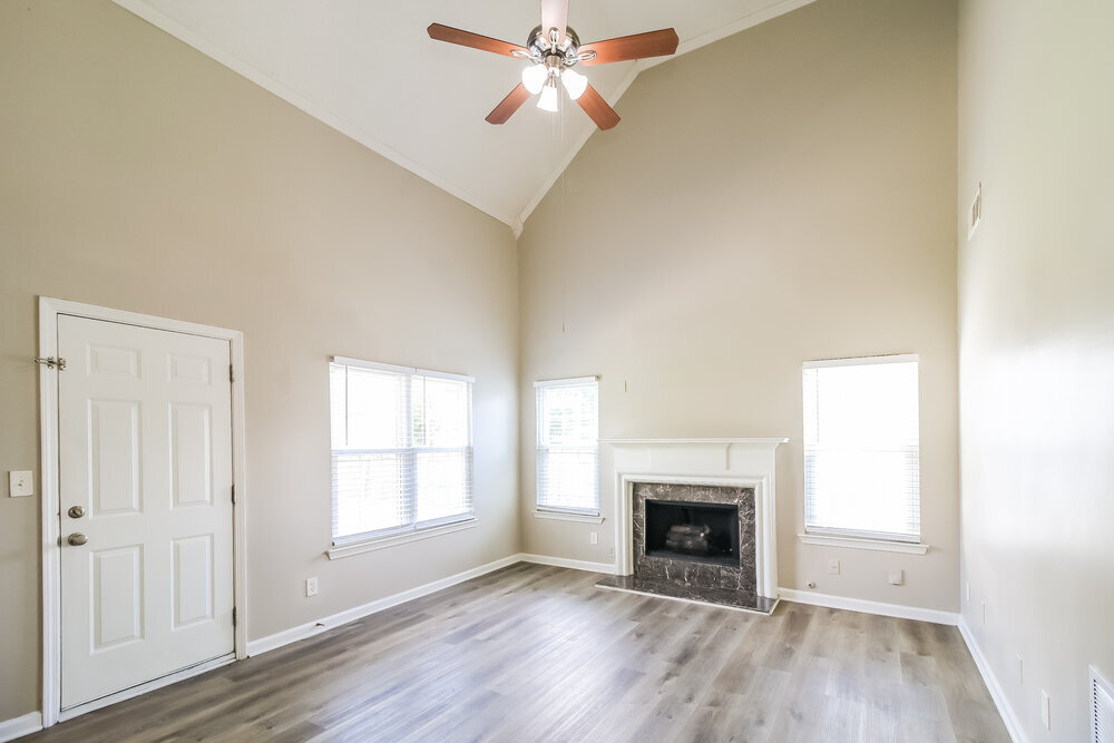 Building Photo - 213 Summer Hill Cir