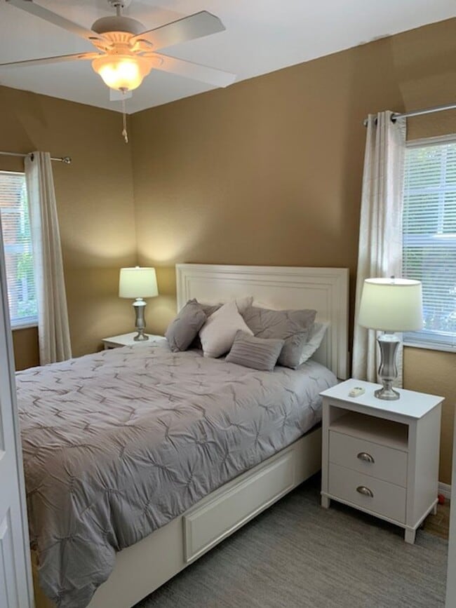 Building Photo - Annual turnkey furnished (optional) renovated luxury 2/2 condo downtown Sarasota at Broadway Prom...