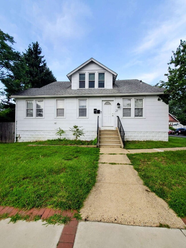 Building Photo - Charming 1-Bedroom in Oaklyn!