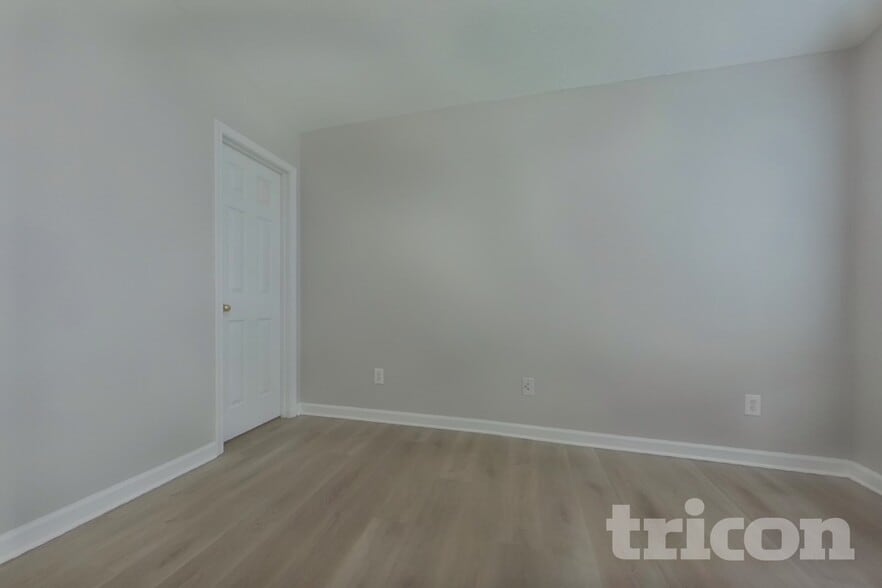 Building Photo - 404 Castle Ridge Dr
