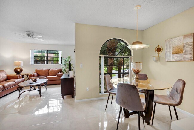Building Photo - 22759 Mandeville Pl